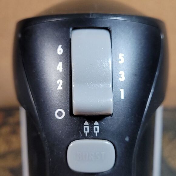 Hamilton Beach Hand Mixer w/ Burst 6 Speed & Bowl Rest - Picture 3 of 4